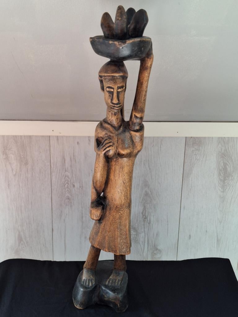 Houten beeld Afrikaanse vrouw met mand op hoofd, Ophalen of Verzenden
