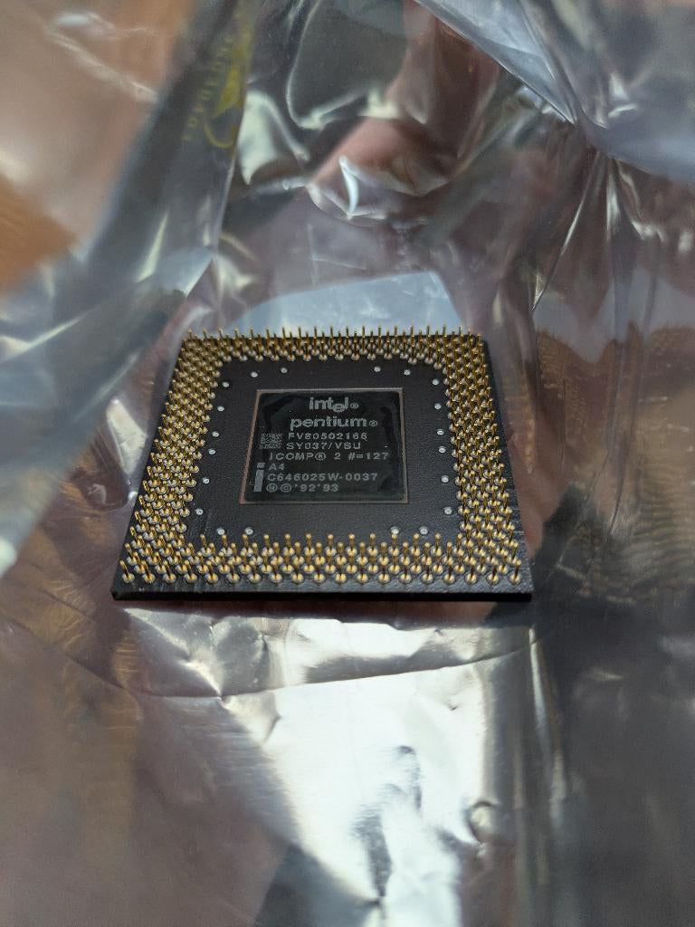 Vintage Intel Pentium CPU 166mhz FV80502166, Computers en Software, Processors, Ophalen of Verzenden, Gebruikt, Intel Pentium