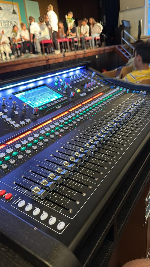 Allen & Heath SQ7 Digitale Mengtafel met of zonder Flipcase, Muziek en Instrumenten, Ophalen, Gebruikt, 20 kanalen of meer, Microfooningang