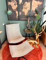 Meubelen en decoratie: Stoel, kleed, vogelkooi en Hert, Huis en Inrichting, Stoelen, Ophalen, Gebruikt, Overige kleuren, Eén