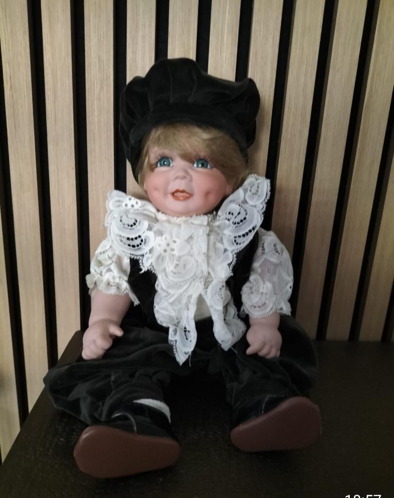 Prachtig Porseleinen Poppen Tweeling - Jongen en Meisje, Verzamelen, Poppen, Zo goed als nieuw, Pop, Ophalen of Verzenden