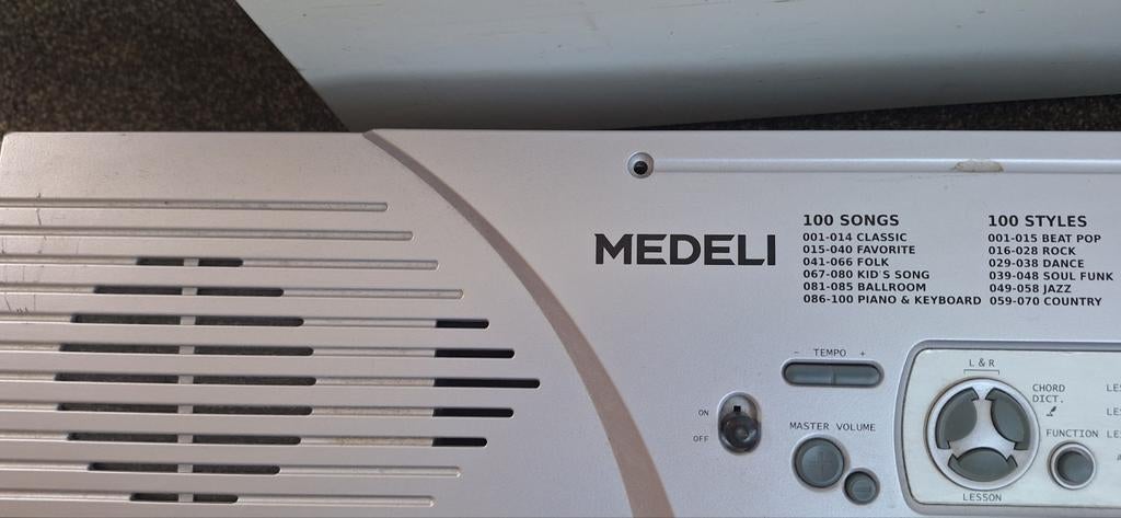 Medeli M10 Keyboard - Ideaal voor beginners, Muziek en Instrumenten, Keyboards, Ophalen, Midi-aansluiting, Medeli, 61 toetsen
