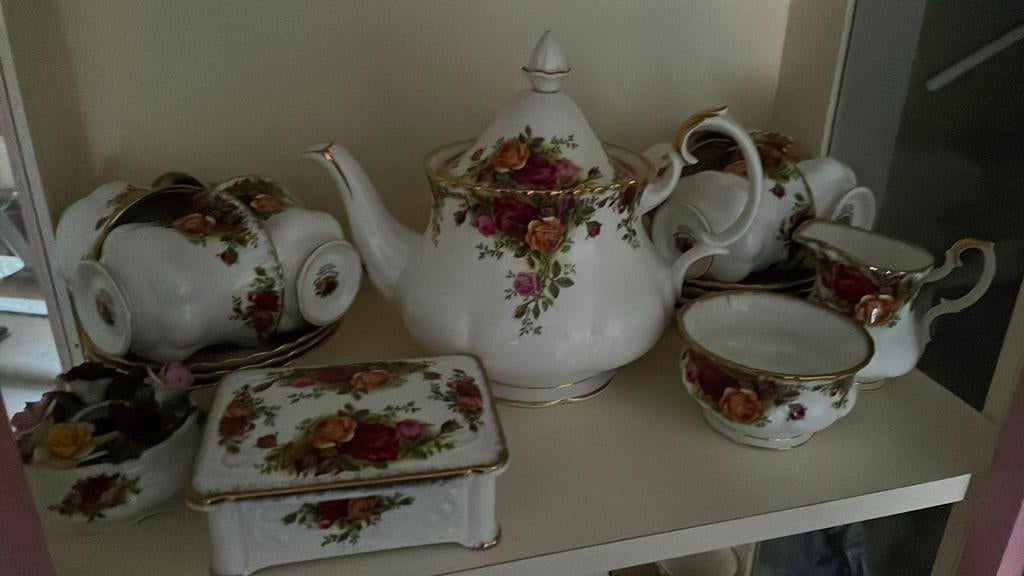 Royal Albert Old Country Roses servies, Ophalen