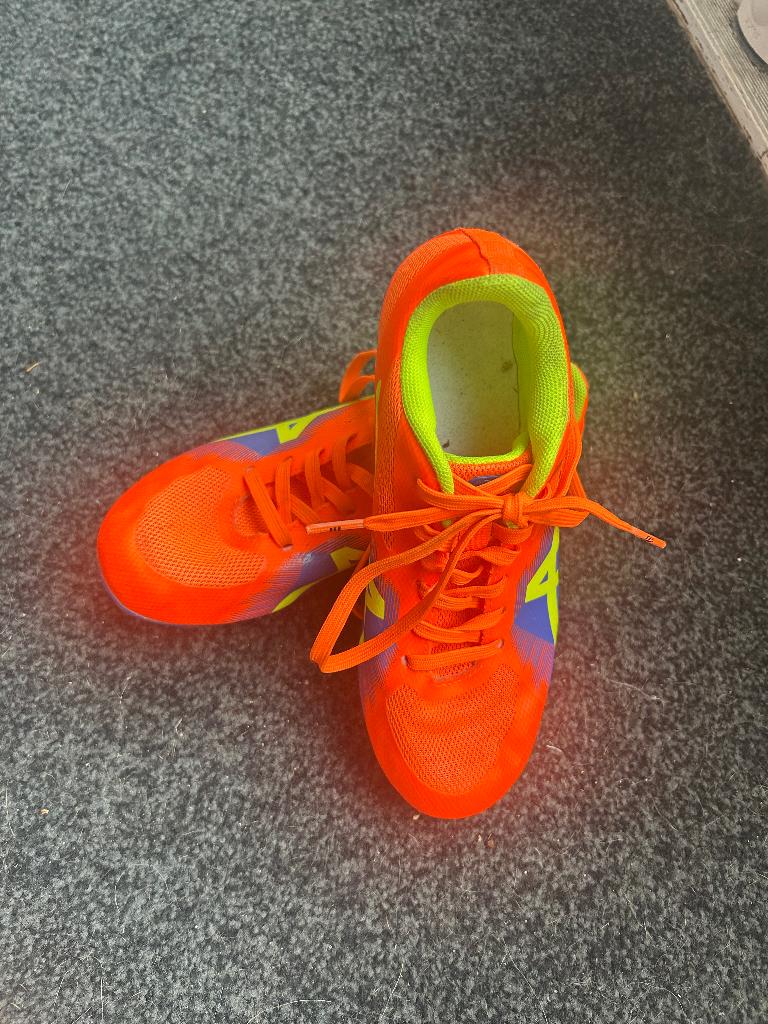 Spikes maat 36, Sport en Fitness, Loopsport en Atletiek, Ophalen, Zo goed als nieuw, Spikes, Hardlopen