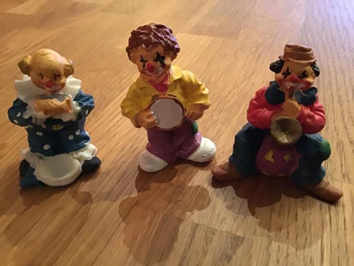 3 stenen beeldjes van muziek clowns, Verzamelen, Beelden en Beeldjes, Zo goed als nieuw, Ophalen of Verzenden