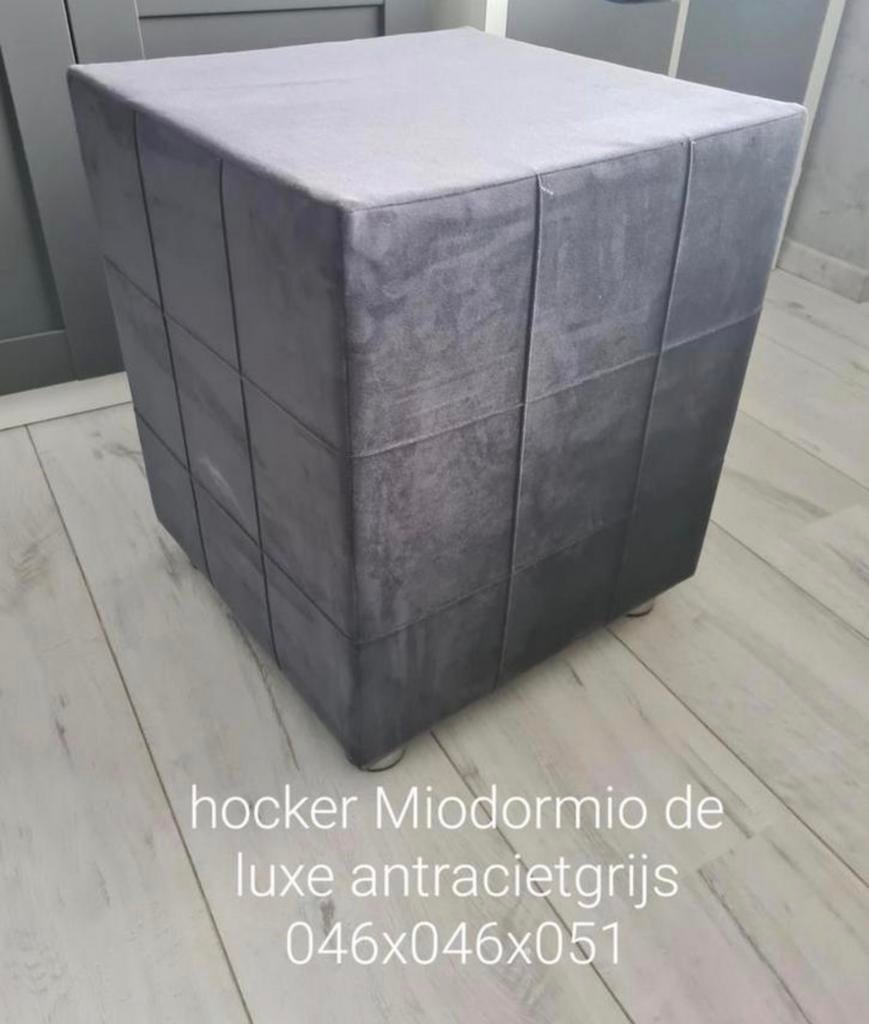 Hocker Miodormio de luxe antracietgrijs 046x046x051, Ophalen, Zo goed als nieuw, Rechthoekig