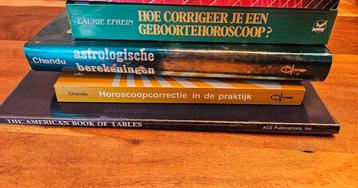 4 astrologie boeken - oa horoscoop berekeningen  beschikbaar voor biedingen