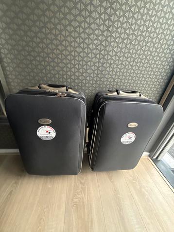 Set van 2 Trolley Koffers - Goede Staat! beschikbaar voor biedingen