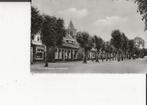 Schoonrewoerd Dorpsstraat met kerk W het Lam, Verzamelen, Ansichtkaarten | Nederland, Ophalen of Verzenden, 1940 tot 1960, Gelopen