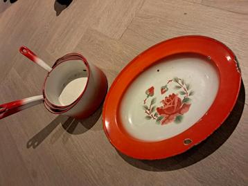 Vintage Emaille Keukenset Rood Wit beschikbaar voor biedingen