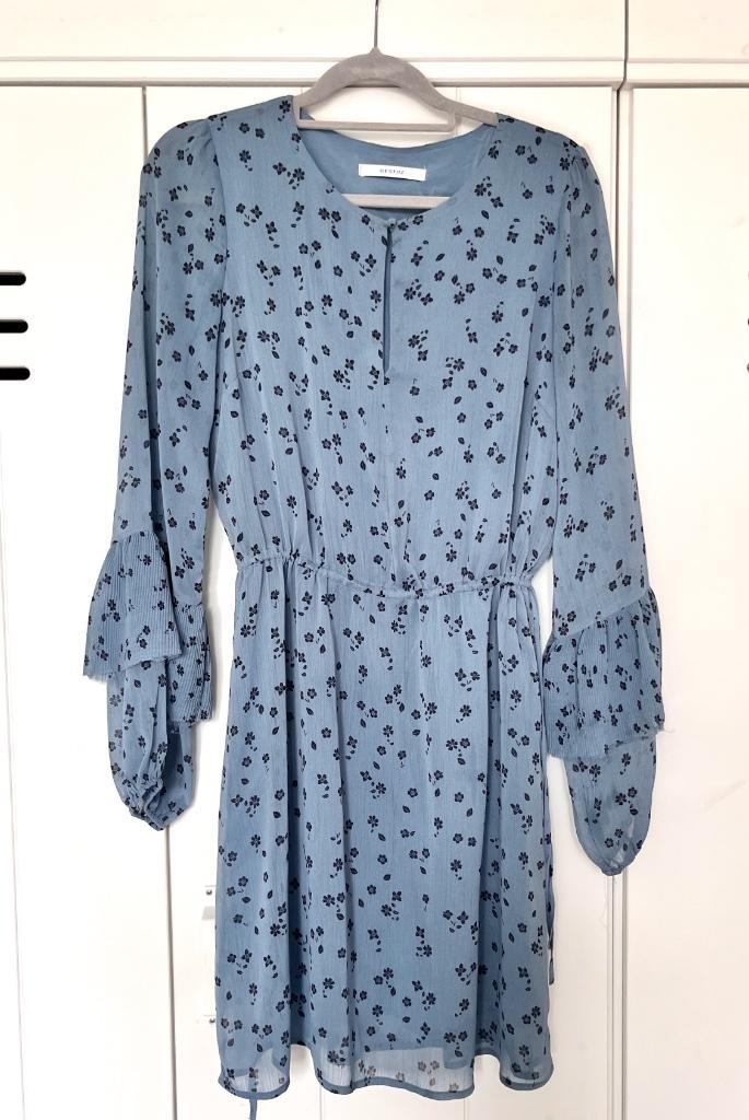 nice! GESTUZ Jeanett jurkje met plissé volant mouwen mt 36, Kleding | Dames, Jurken, Zo goed als nieuw, Maat 36 (S), Zwart, Boven de knie