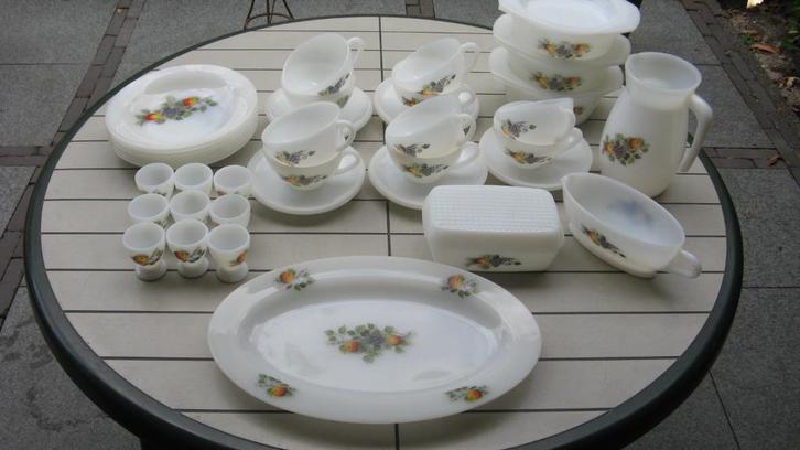 Arcopal servies Fruit de France  vintage 32delig izgs, Huis en Inrichting, Keuken | Servies, Zo goed als nieuw, Compleet servies