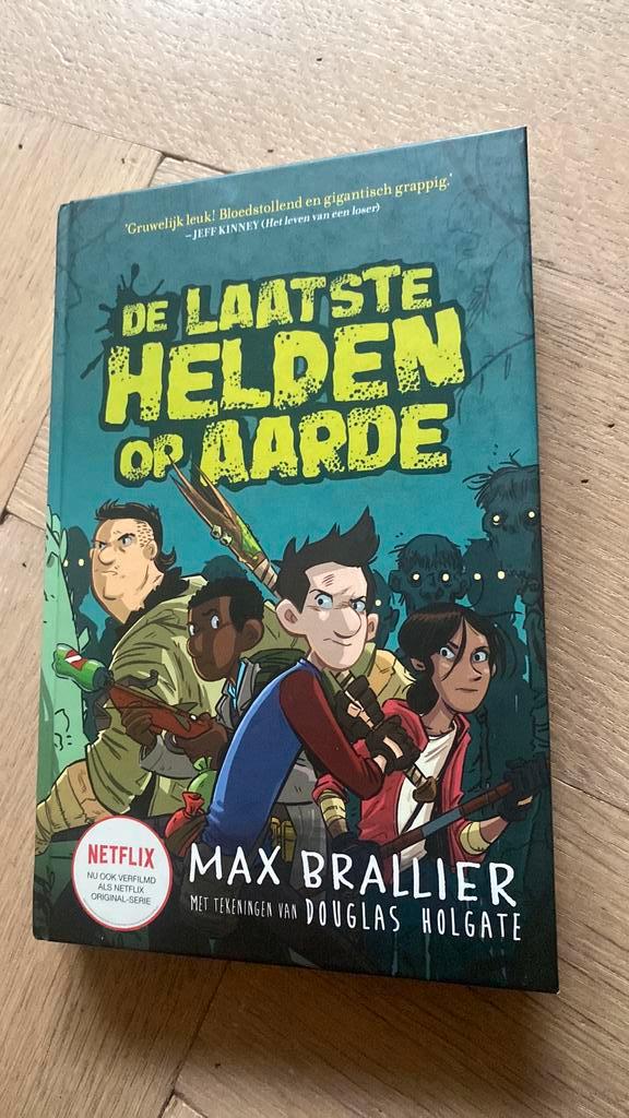 Max Brallier - De laatste helden op aarde, Boeken, Kinderboeken | Jeugd | 10 tot 12 jaar, Zo goed als nieuw, Ophalen of Verzenden
