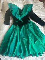 Carnaval jurk zwart fluweel met groen 36 nijmegen, Ophalen, Carnaval, Zo goed als nieuw, Kleding