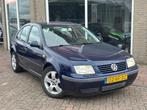 Volkswagen Bora 1.6 - Automaat - Airco -, Auto's, Stof, Gebruikt, 4 cilinders, Blauw