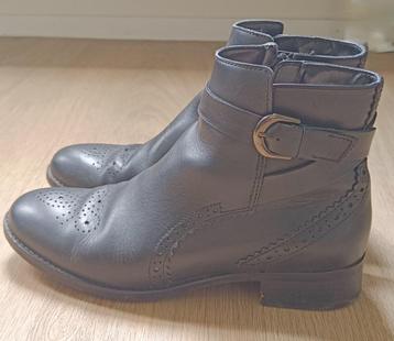 Clarks Zip Up Ankle Boots Ladies beschikbaar voor biedingen
