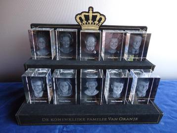 De Koninklijke familie Van Oranje in glas beschikbaar voor biedingen