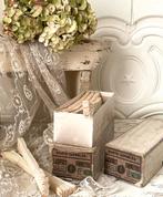 Brocante oud doosje gevuld met Corset baleinen, Antiek en Kunst, Curiosa en Brocante, Verzenden