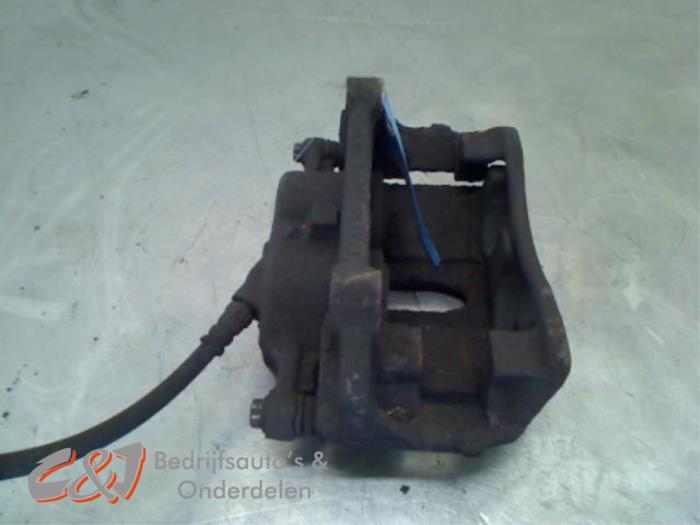 Remklauw (Tang) links-voor van een Opel Vivaro, Auto-onderdelen, Remmen en Aandrijving, Opel, Gebruikt, 3 maanden garantie, Ophalen of Verzenden