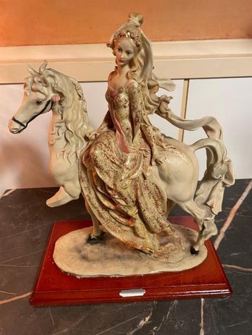 Giuseppe Armani Florence Italië 1985 Dame op paard porselein beschikbaar voor biedingen