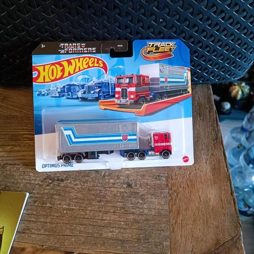 hot wheels track fleet optimus prime transformer, Hobby en Vrije tijd, Modelauto's | Overige schalen, Nieuw, Auto, Ophalen of Verzenden