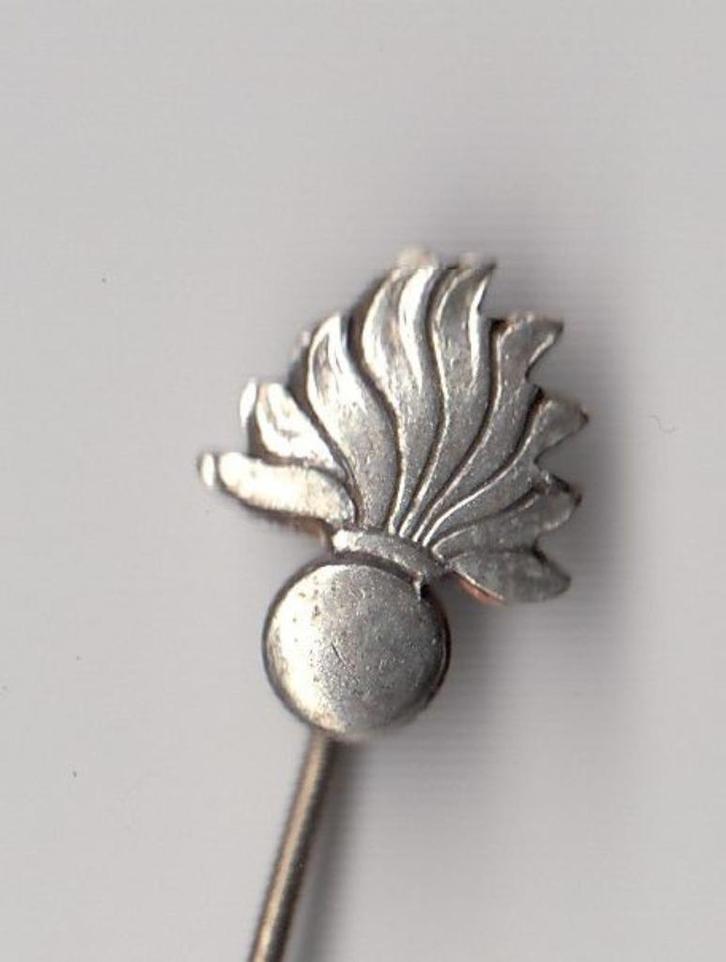 Grenadiers embleem speldje, Verzamelen, Militaria | Algemeen, Landmacht, Embleem of Badge, Nederland, Ophalen of Verzenden