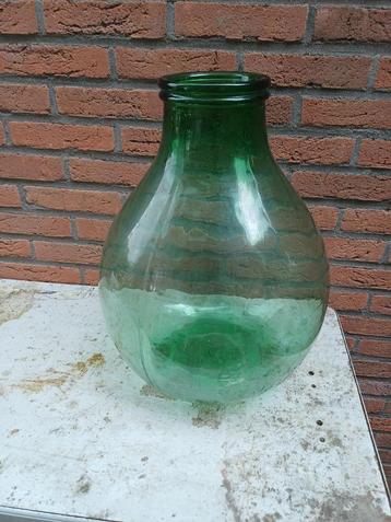 Groene glazen fles zeer leuk als decoratie object beschikbaar voor biedingen