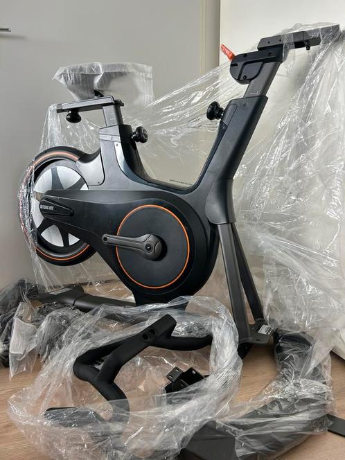 [NIEUW] Matrix Indoor ICR hometrainer / Basic-Fit Smart Bike, Sport en Fitness, Fitnessapparatuur, Nieuw, Hometrainer, Benen, Aluminium