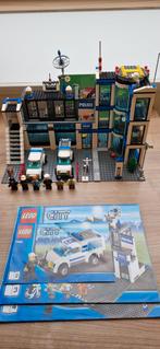 Lego 7498 city politiebureau, Kinderen en Baby's, Speelgoed | Duplo en Lego, Ophalen of Verzenden, Zo goed als nieuw, Complete set