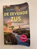 Lucinda Riley - De zevende zus, Boeken, Gelezen, Lucinda Riley, Ophalen of Verzenden, Nederland