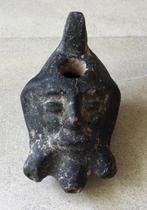 Vintage olielampje van terracotta met reliëf gezichtje, Antiek en Kunst, Antiek | Keramiek en Aardewerk, Verzenden
