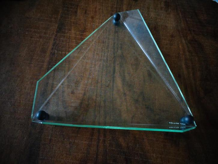 Studio van Eldik Follega design schaal, driehoek, acryl?, Antiek en Kunst, Kunst | Designobjecten, Ophalen of Verzenden