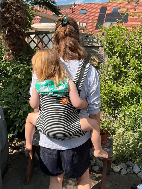 Draagzak: Tula Free-to-Grow Imagine, Kinderen en Baby's, Babydragers en Draagdoeken, Zo goed als nieuw, Draagzak, Buik of Rug
