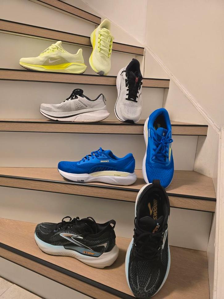 4 Paar Hardloopschoenen Maat 44 - Brooks, Nike, Saucony., Sport en Fitness, Loopsport en Atletiek, Zo goed als nieuw, Hardloopschoenen