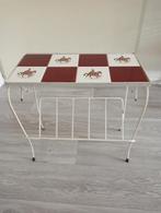 Vintage krantenbak, Huis en Inrichting, Woonaccessoires | Krantenbakken en Lectuurbakken, Ophalen, Gebruikt
