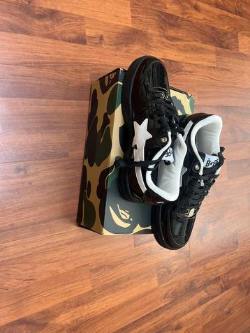 Black patent bapesta beschikbaar voor biedingen
