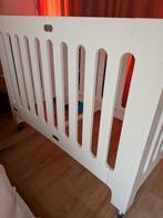 Bloom Alma Max bed (0-5 jr) + veiligheidsrekje wit (design), Ophalen, Zo goed als nieuw, Ledikant