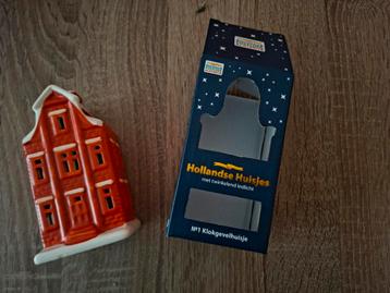 Kersthuisje van de postcodeloterij. Klokgevelhuisje. beschikbaar voor biedingen