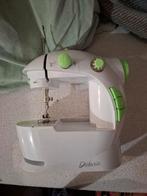 Deluxa Naaimachine - Compact en Handig!, Hobby en Vrije tijd, Ophalen, Gebruikt, Naaimachine, Overige merken
