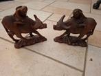 Houten beeldjes waterbuffel met figuur - Set van 2, Ophalen of Verzenden