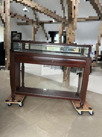 unieke glazen antieke vitrine kast, toonbank Riviera Maison beschikbaar voor biedingen