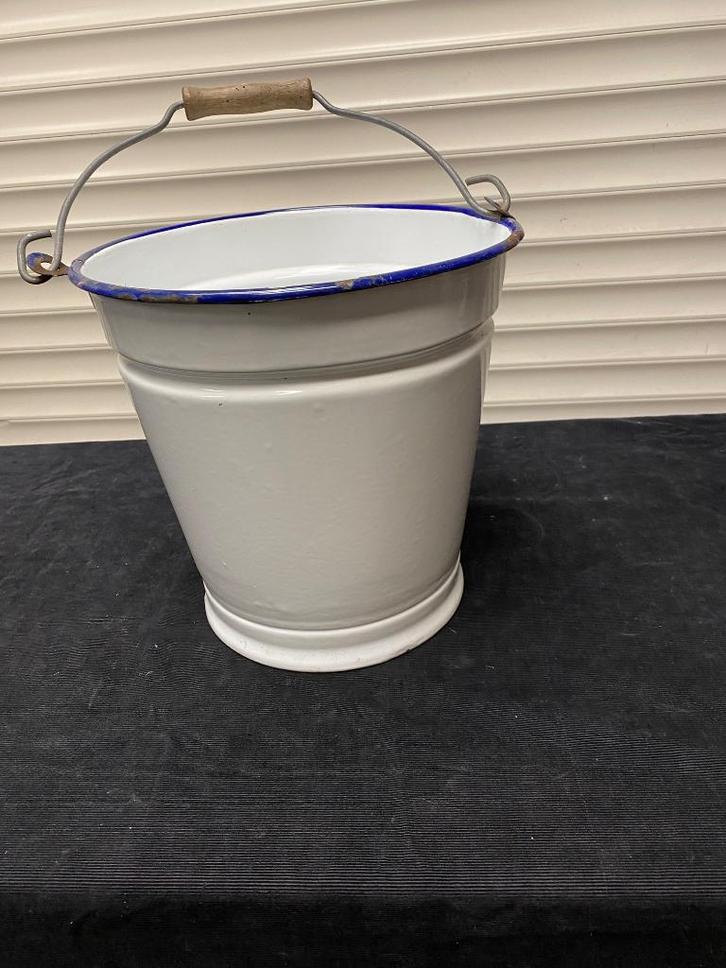 Antieke witte grote geëmailleerde emmer 20 doorsnede 29 hoog, Antiek en Kunst, Antiek | Emaille, Ophalen