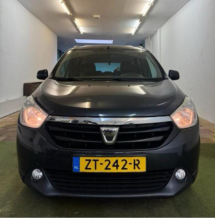 Dacia Lodgy 1.2 TCE Blackline 7p Leer Airco Trekhaak NAP, Auto's, Dacia, Bedrijf, Lodgy, ABS, Airbags, Airconditioning, Alarm