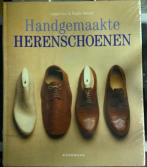 Handgemaakte herenschoenen - László Vass en Magda Molnar, Boeken, Overige Boeken, Nieuw, Ophalen of Verzenden