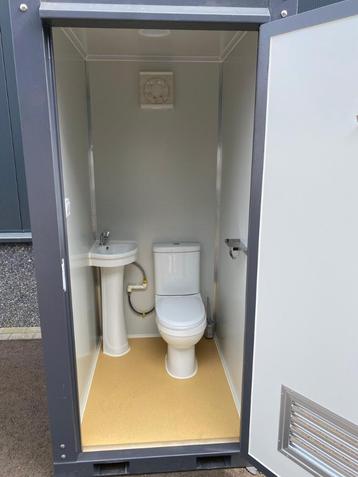 toilet container unit - geschikt voor binnen/buiten beschikbaar voor biedingen