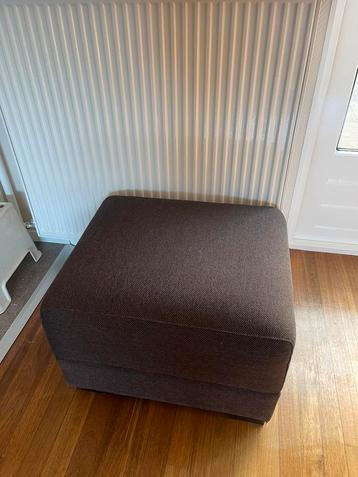 Bruine poef / hocker beschikbaar voor biedingen