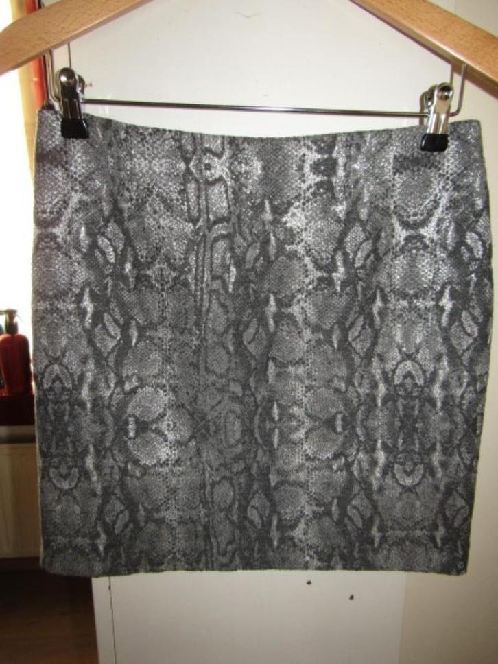 F1464 EXPRESSO mt 34 rok grijs lurex animal print model Abba, Kleding | Dames, Rokken, Zo goed als nieuw, Maat 34 (XS) of kleiner