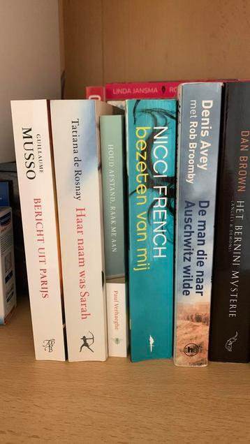 Diverse boeken beschikbaar voor biedingen