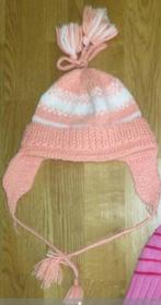 Muts, handgebreid in mt 80/86, Kinderen en Baby's, Babykleding | Mutsen, Sjaals en Wanten, Meisje, Ophalen of Verzenden, Zo goed als nieuw