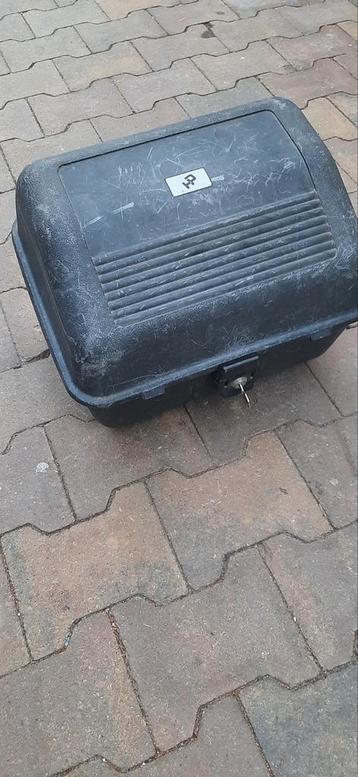 Helmkoffer of Topkoffer - Gebruikt beschikbaar voor biedingen